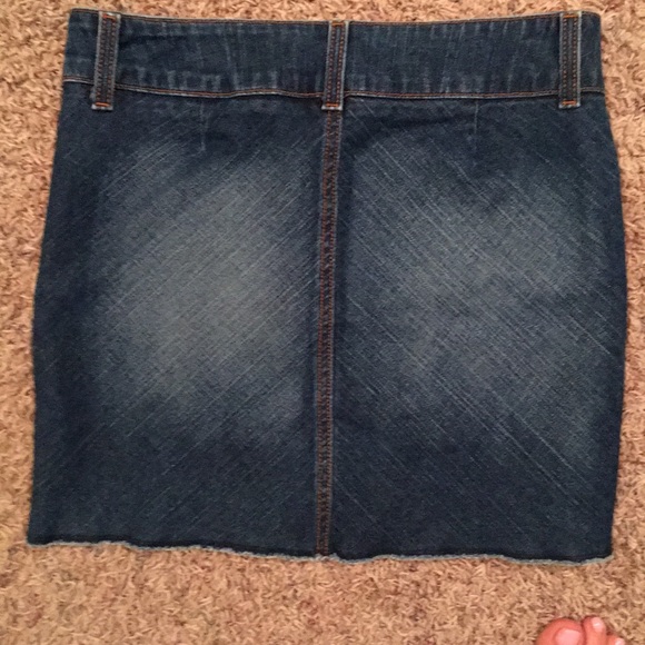 Arden B skirt - Picture 2 of 2